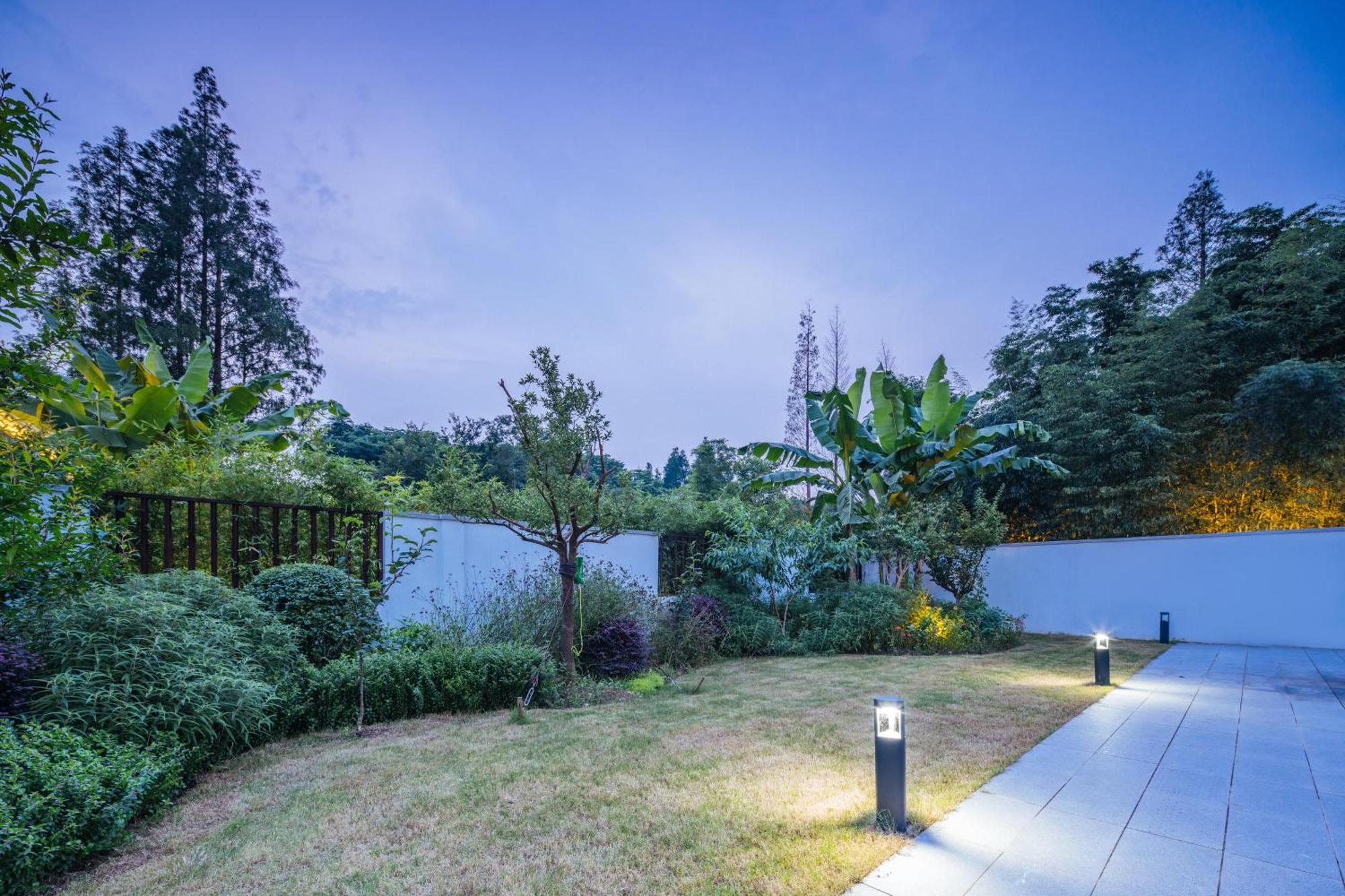 Yinshu Lunasvilla Courtyard Garden 3*