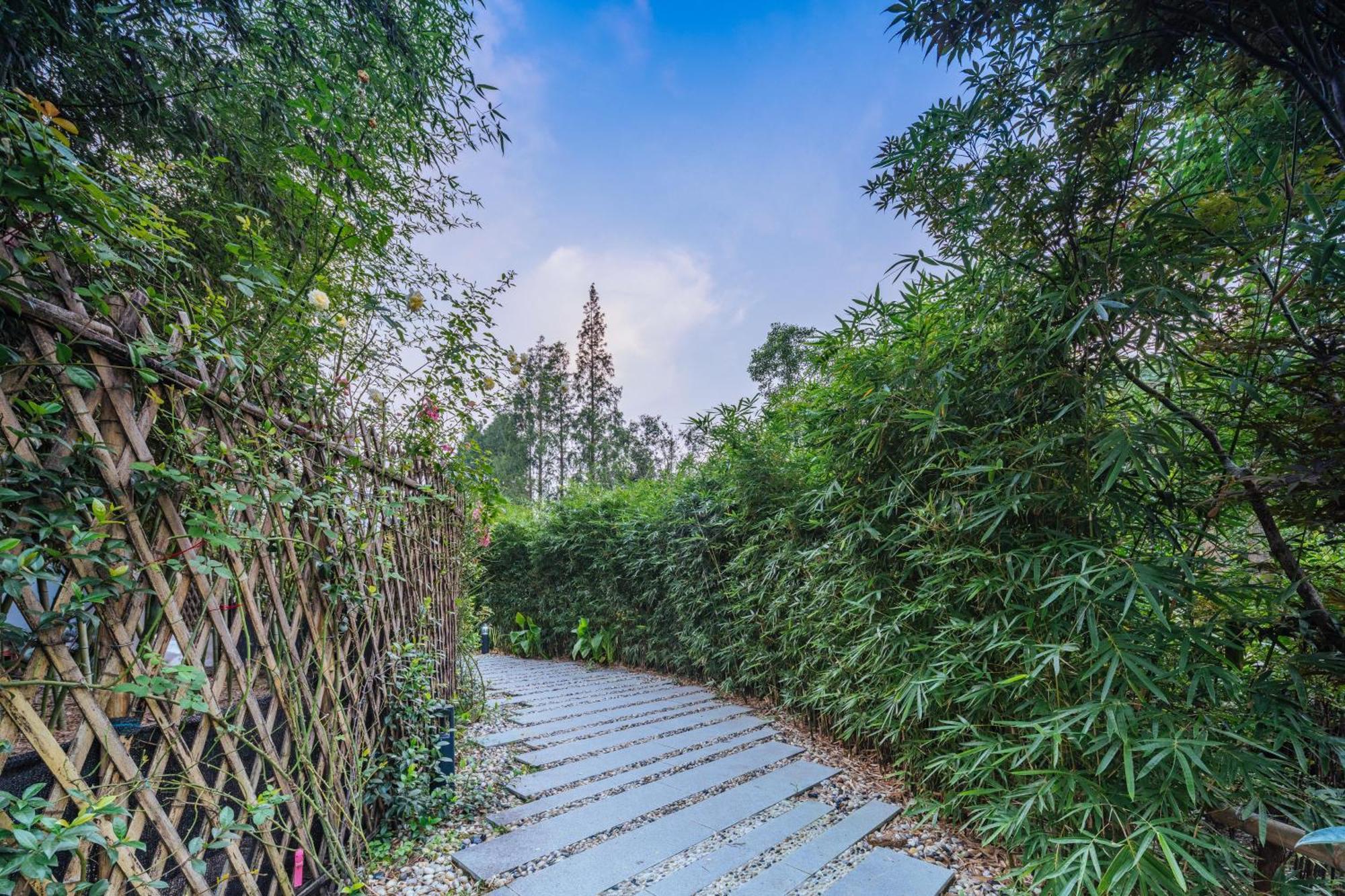 Yinshu Lunasvilla Courtyard Garden 3*