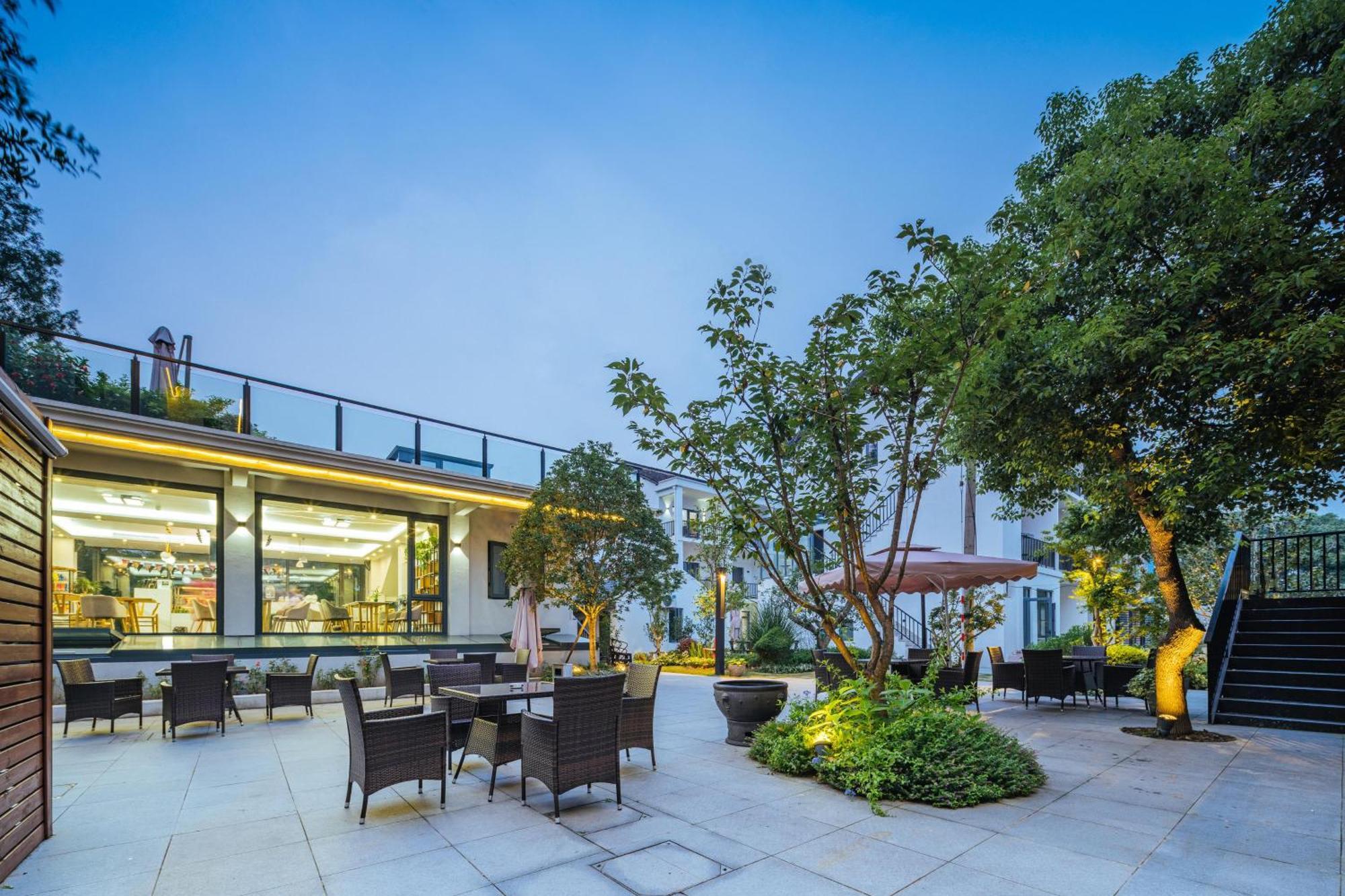 Yinshu Lunasvilla Courtyard Garden 3* Shanghai