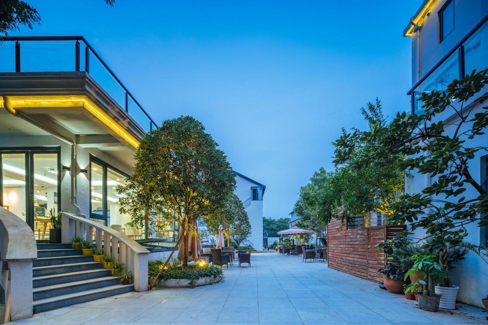 Yinshu Lunasvilla Courtyard Garden 3* Shanghai