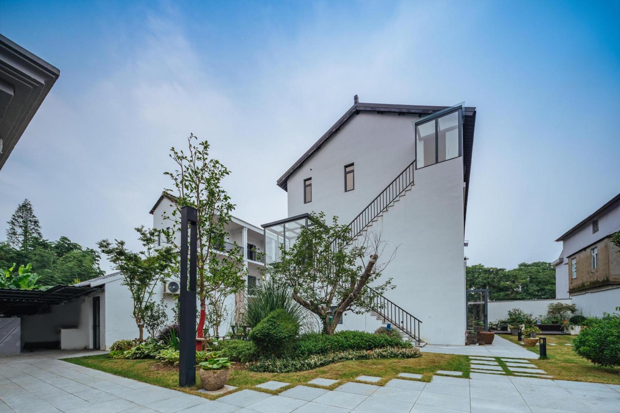 Yinshu Lunasvilla Courtyard Garden 3*