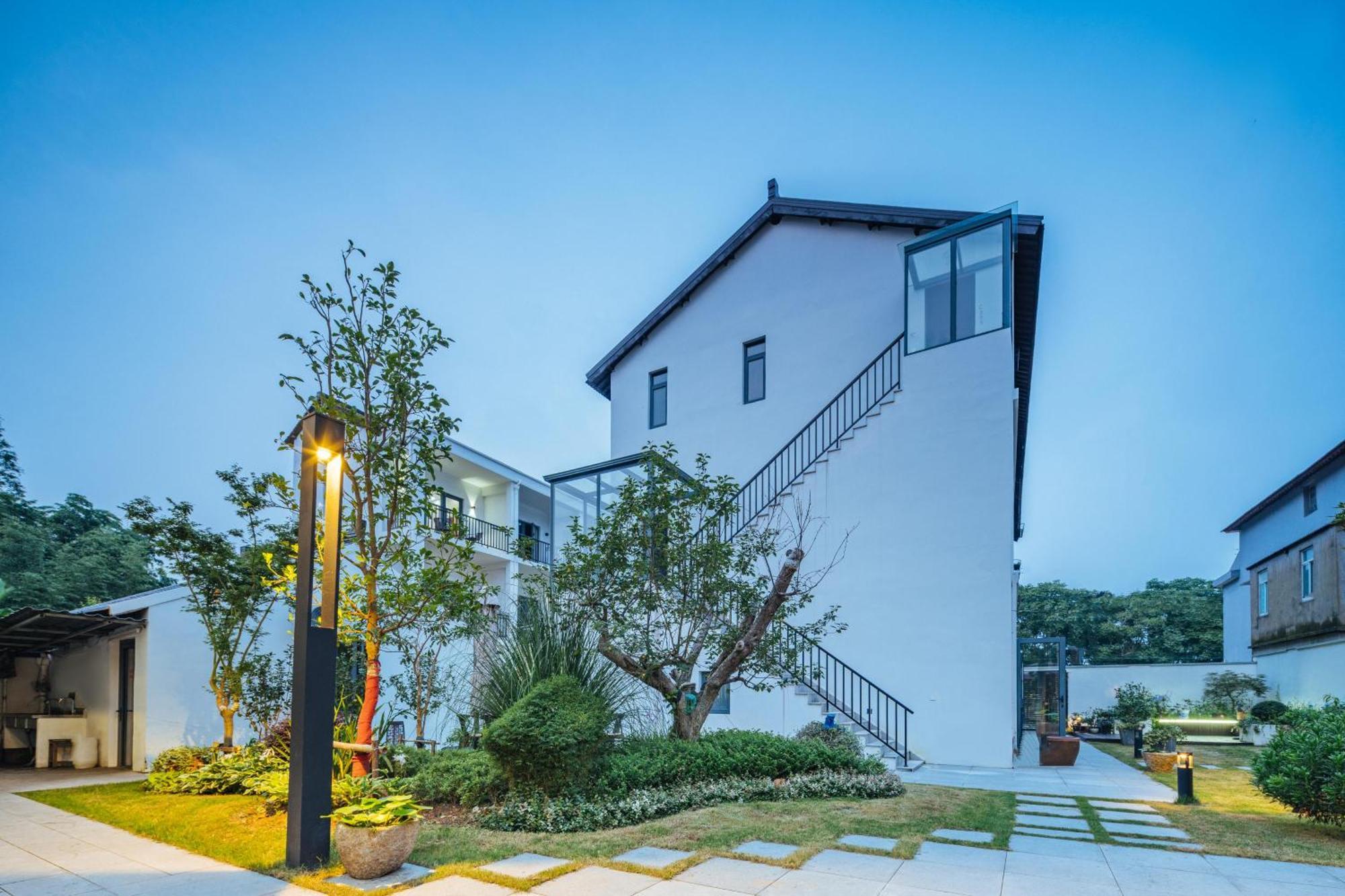 Yinshu Lunasvilla Courtyard Garden 3* Shanghai
