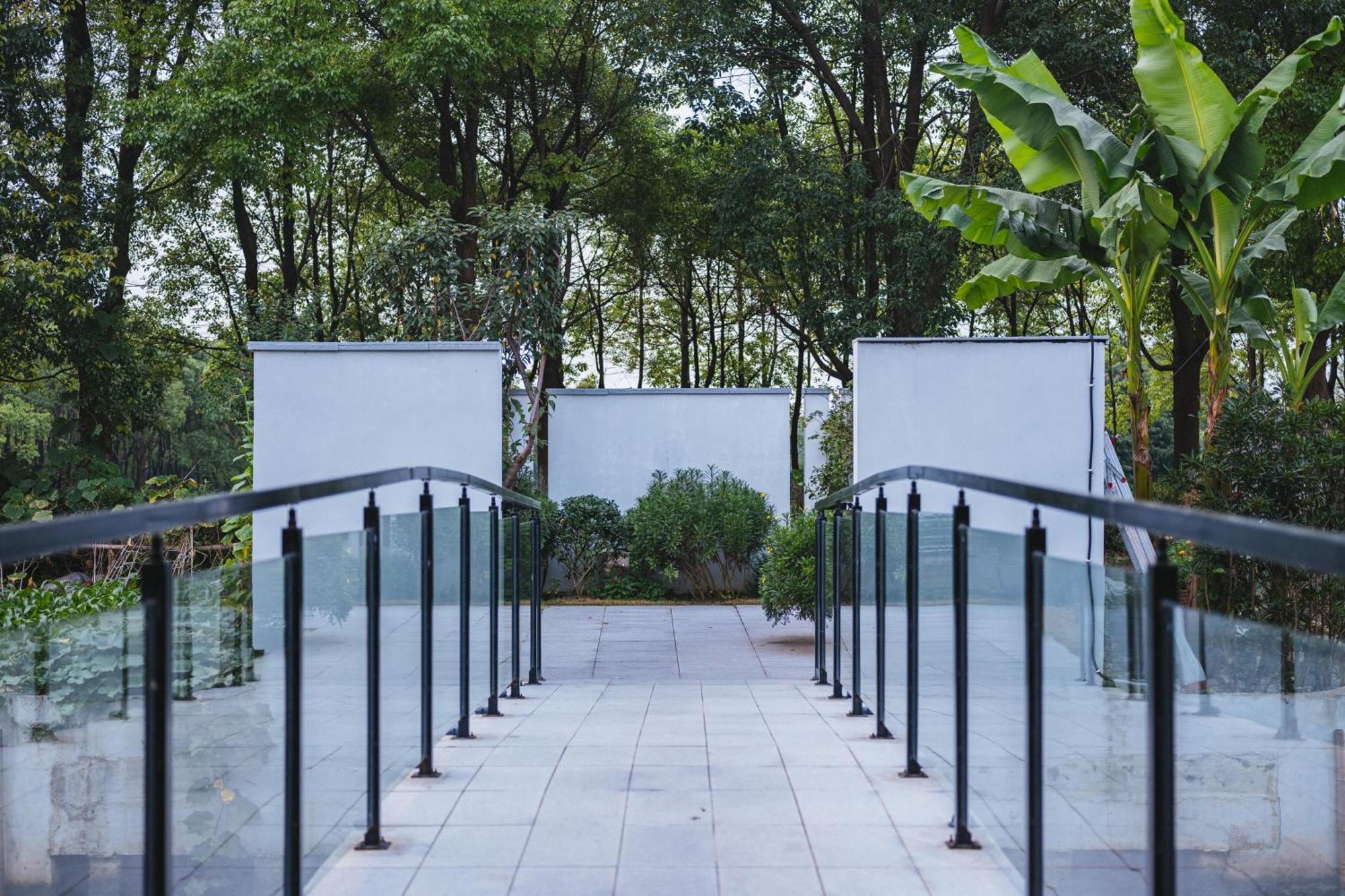 Hotel Yinshu Lunasvilla Courtyard Garden 3*