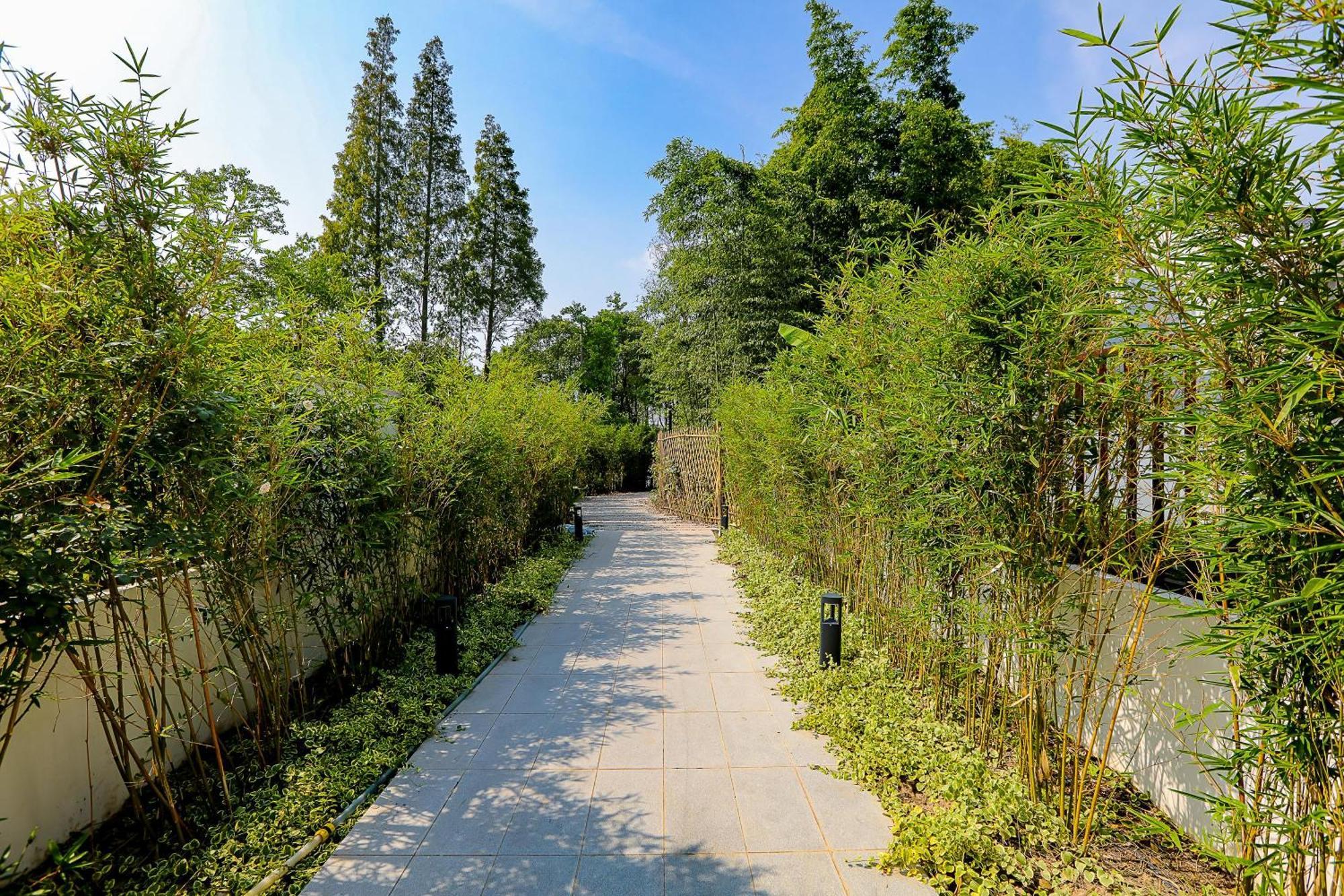 Yinshu Lunasvilla Courtyard Garden Hotel 3*