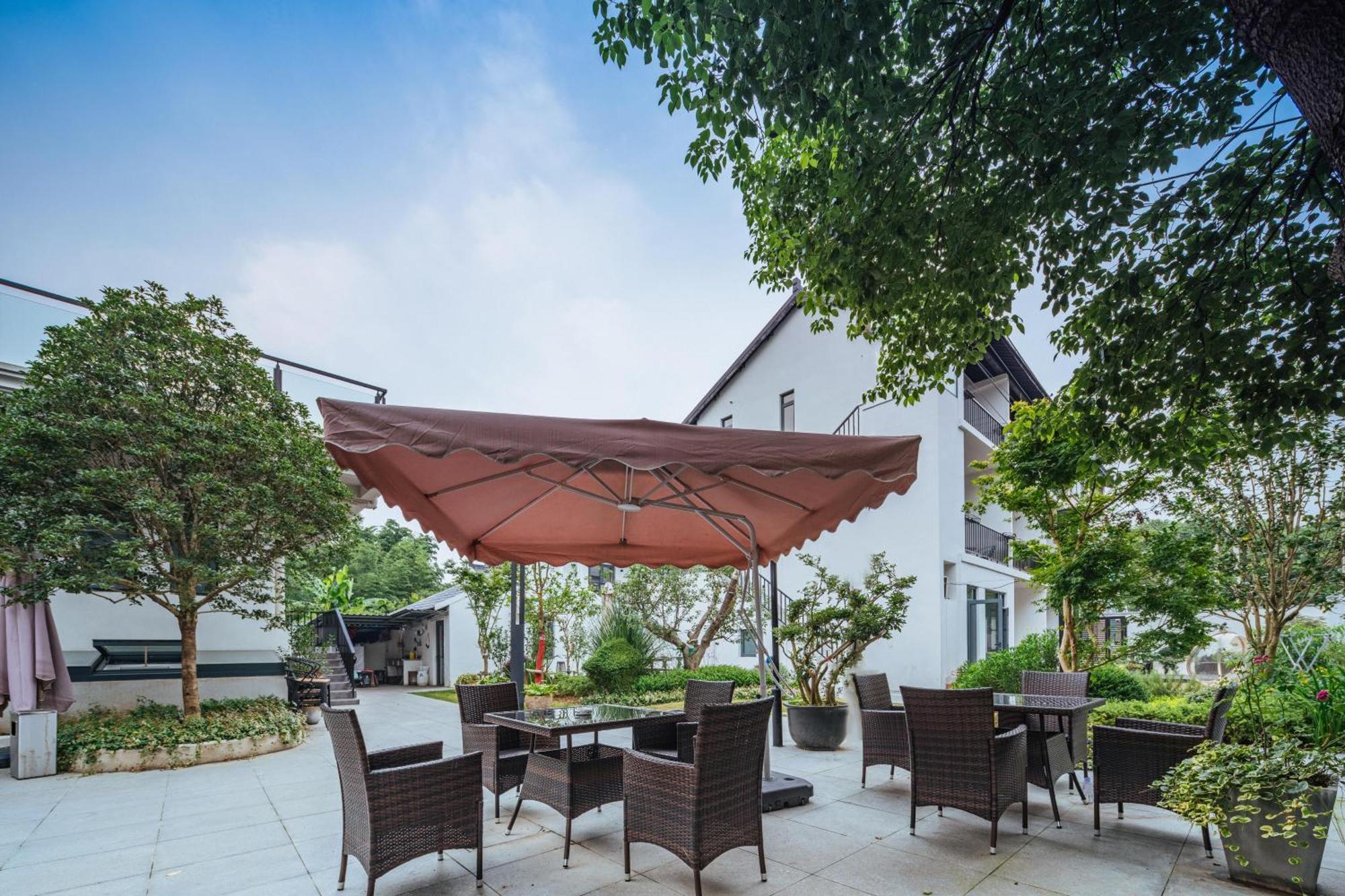 Yinshu Lunasvilla Courtyard Garden 3* Shanghai