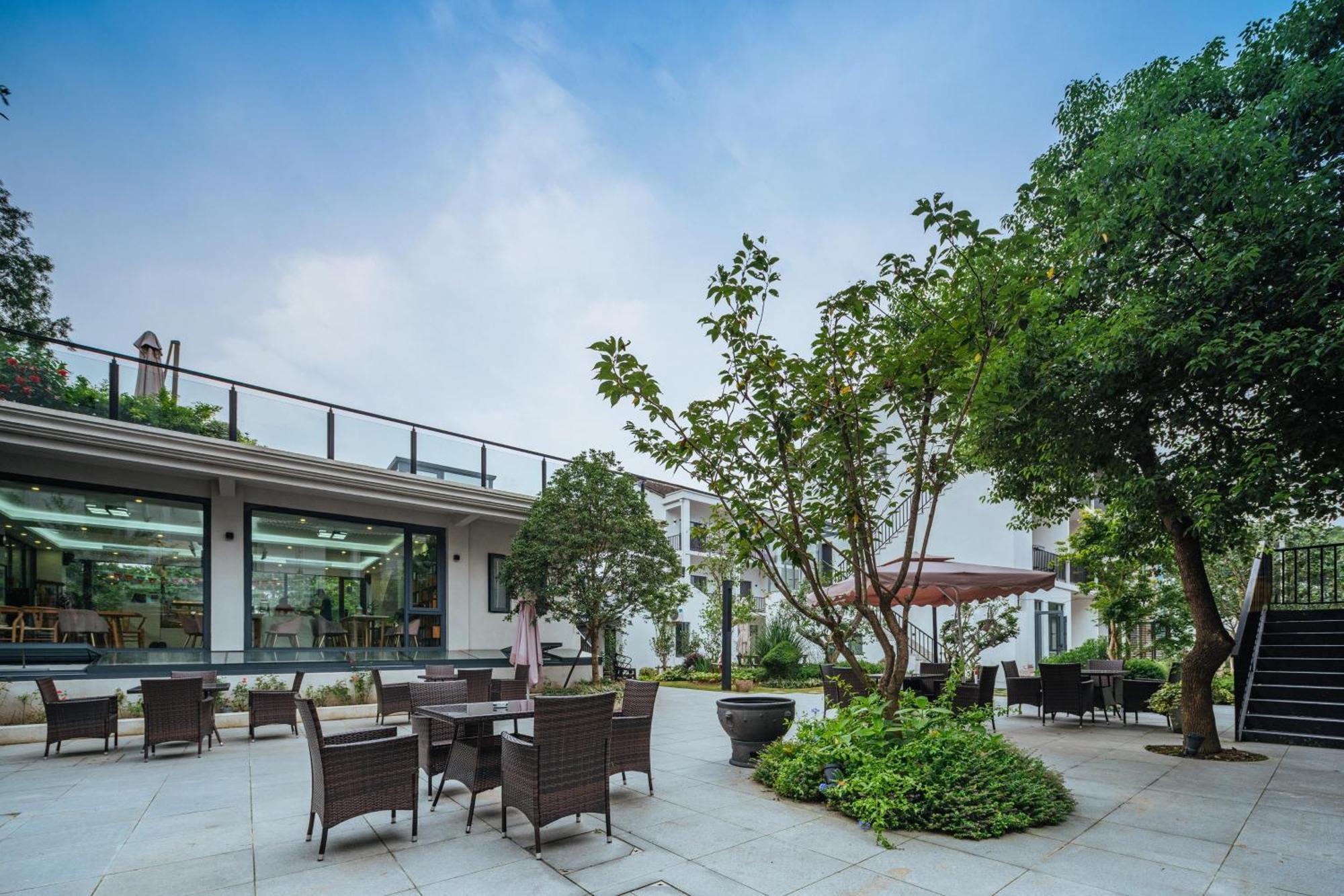 Yinshu Lunasvilla Courtyard Garden 3* Shanghai