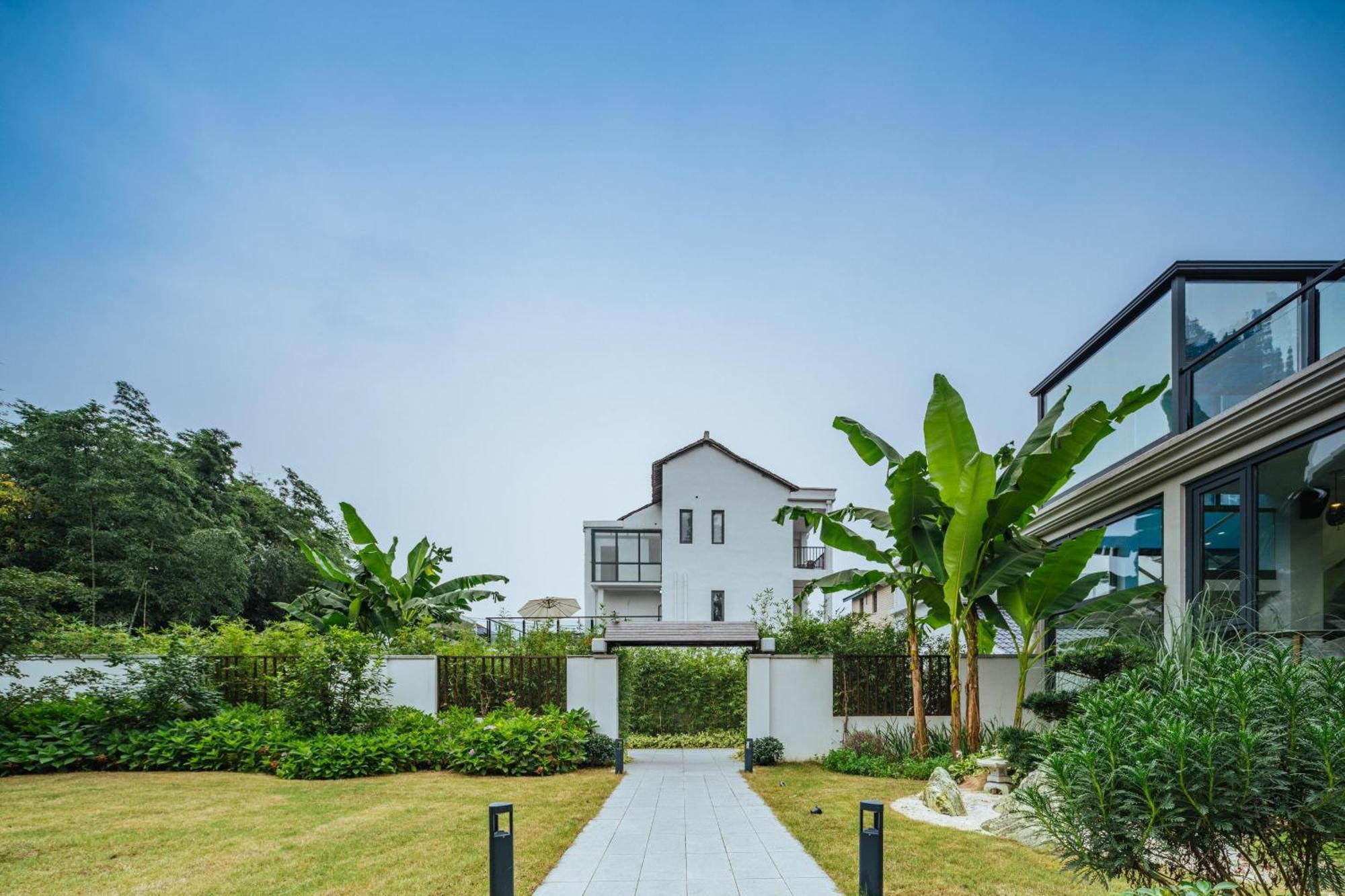 Hotel Yinshu Lunasvilla Courtyard Garden 3*